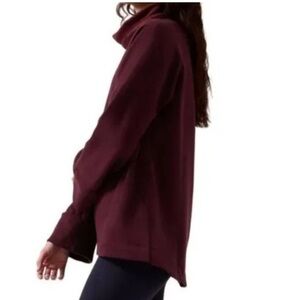 Athleta Burgundy Mock Neck Long Sleeve Sweatshirt Top XL - like new condition!